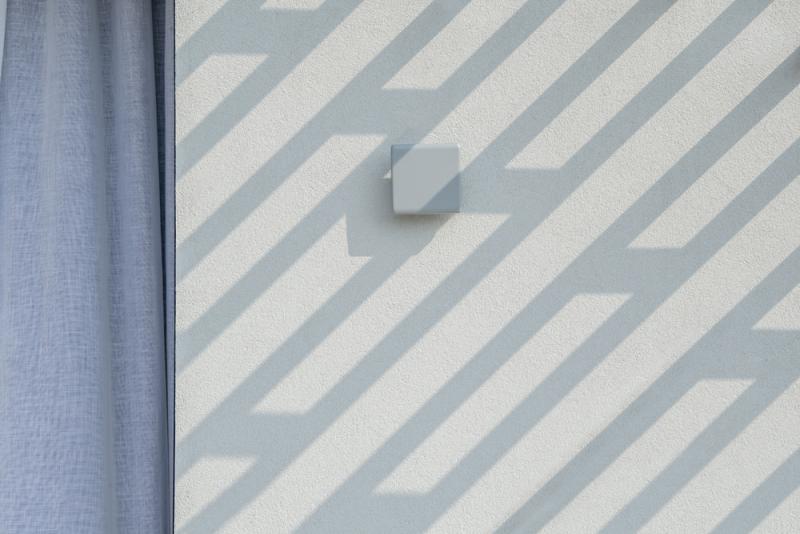 01_grey.jpg