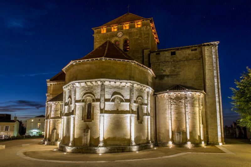 platek_montagne_st_emilion_mairie_eglise_10